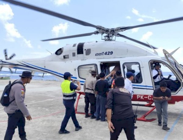 Polri Evakuasi Dua Warga Palue Lewat Jalur Udara, Lansia Korban Reruntuhan dan Ibu Hamil